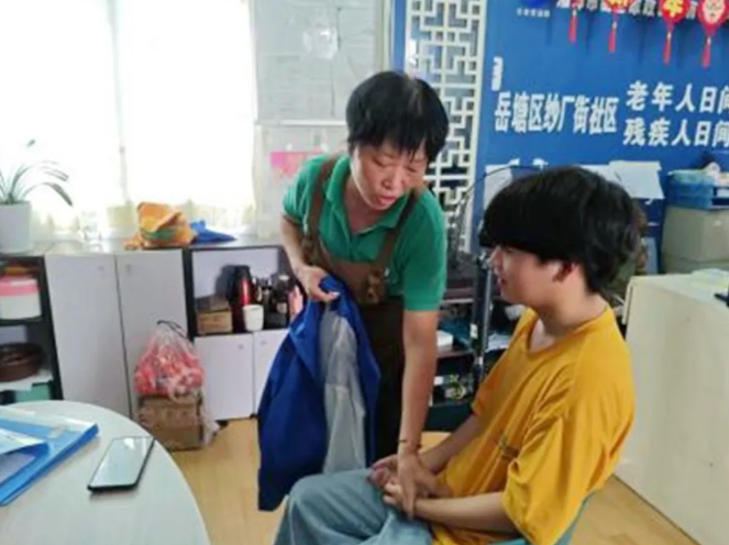 俩宝贝月度培�?考核再升�U? width=